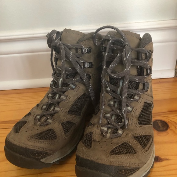 Vasque Women’s Breeze GTX Hiking Shoes - Picture 3 of 8